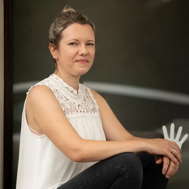 Hebamme Dresden | Victoria Budack, Photo-Shooting Hebammenhandwerk Außen Close-Up